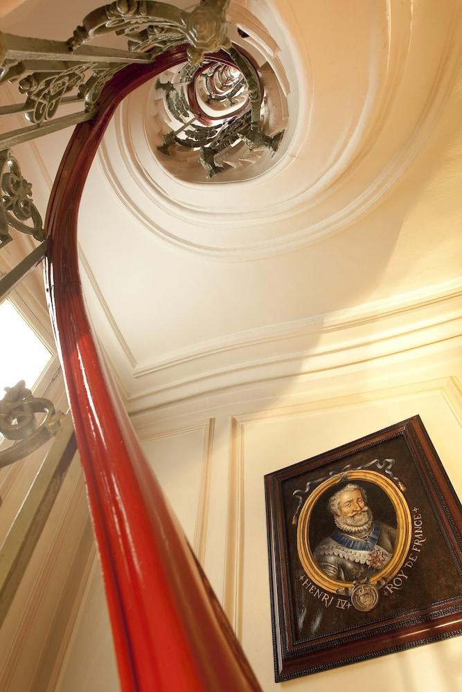 Hotel Residencia Henri Iv 4*