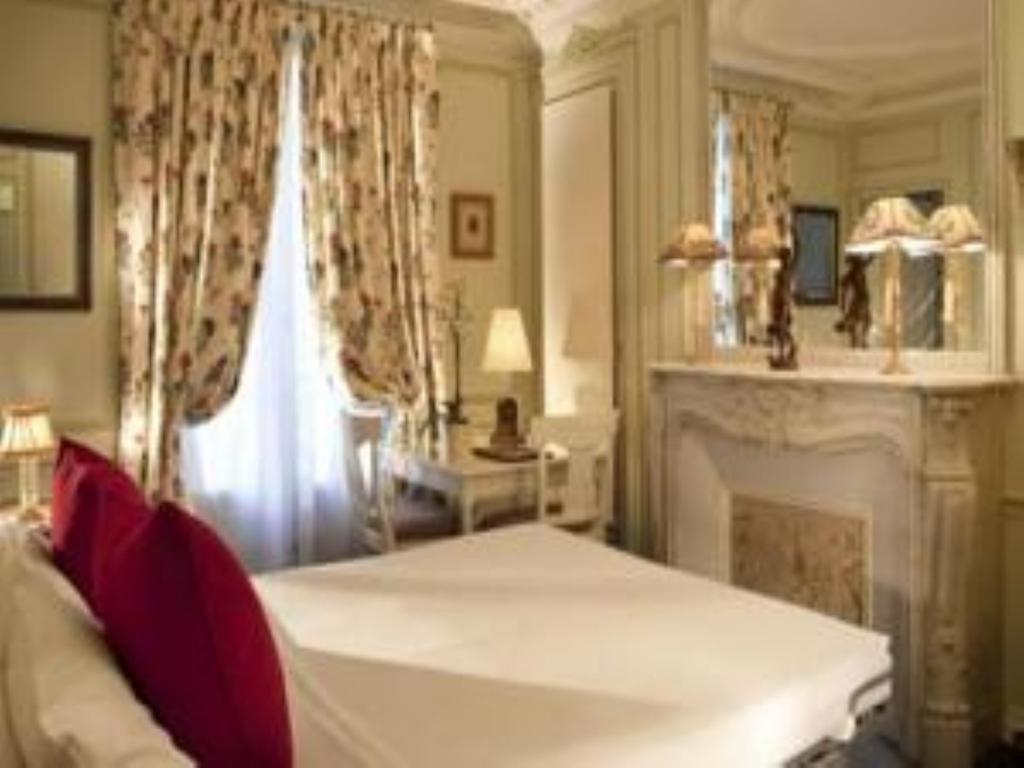 Residencia Henri Iv 4*